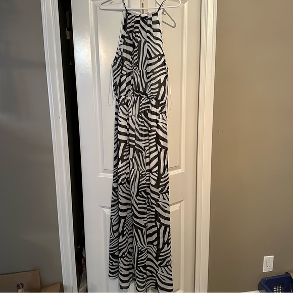 GUESS Black & White High Neck Size L Maxi Dress NWT - Picture 1 of 5
